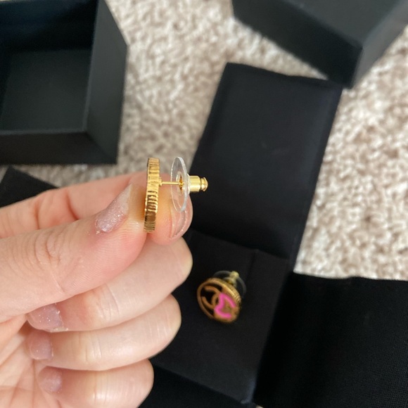 Chanel cruise collection 2023 stud earrings - Picture 11 of 16